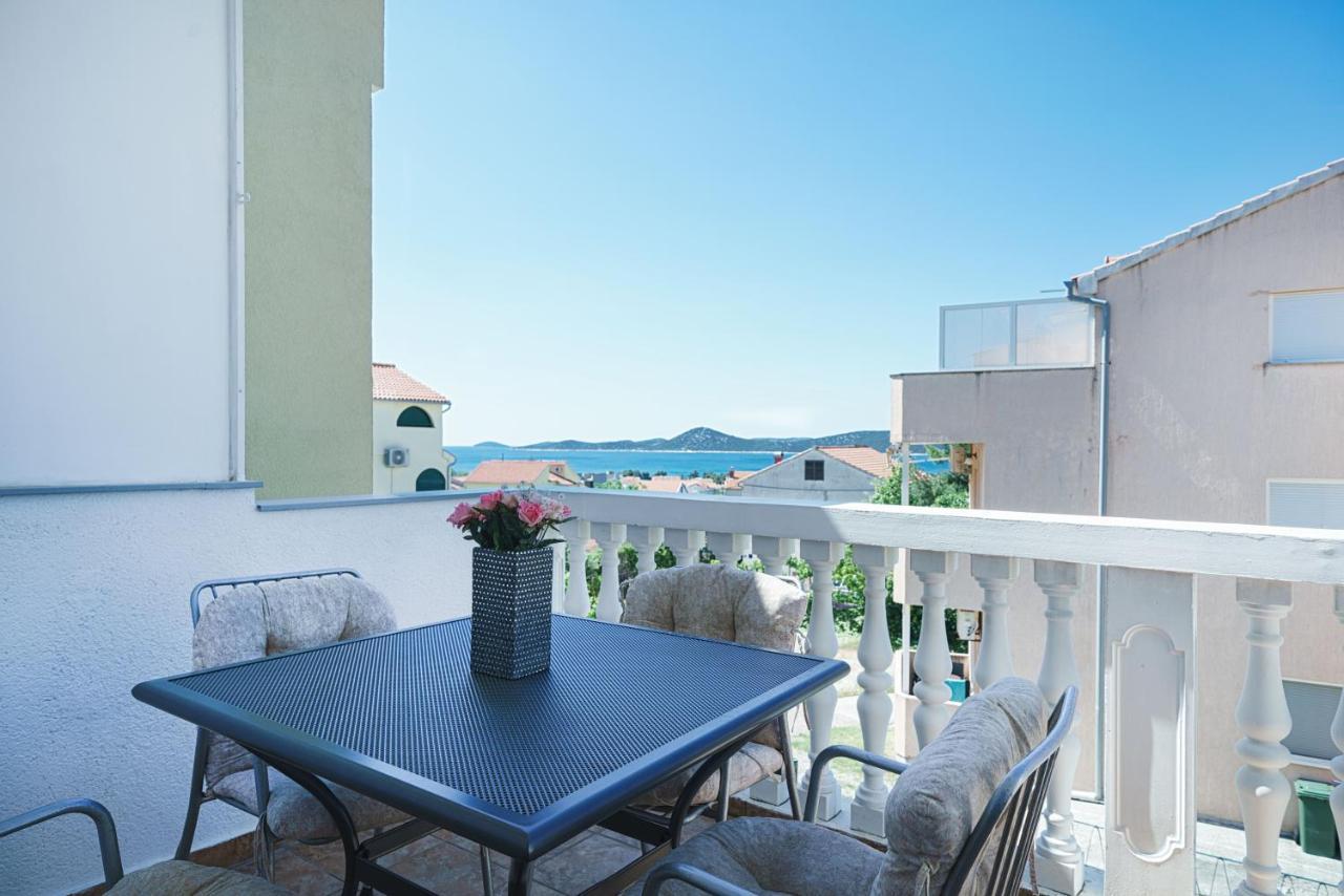 Apartmani Krizanovic Vodice Exterior photo
