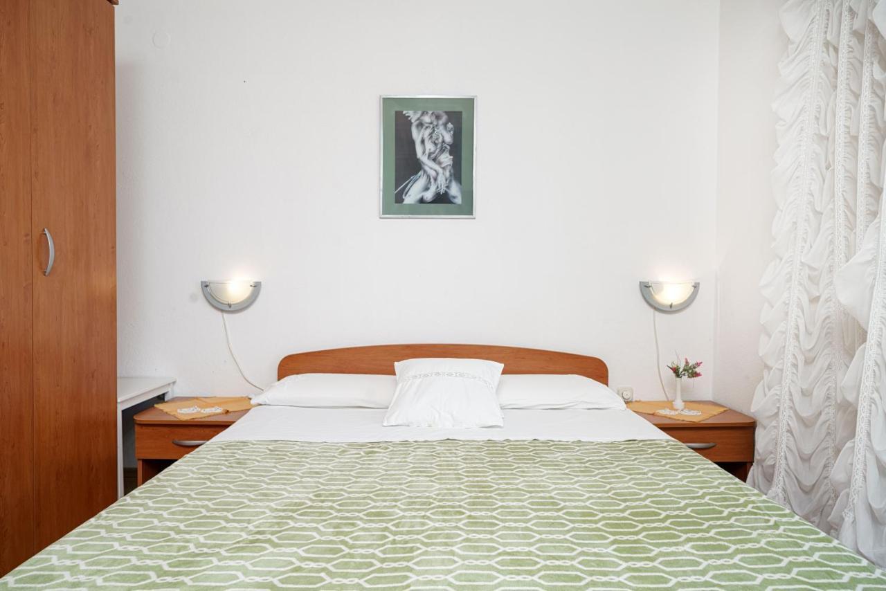 Apartmani Krizanovic Vodice Exterior photo