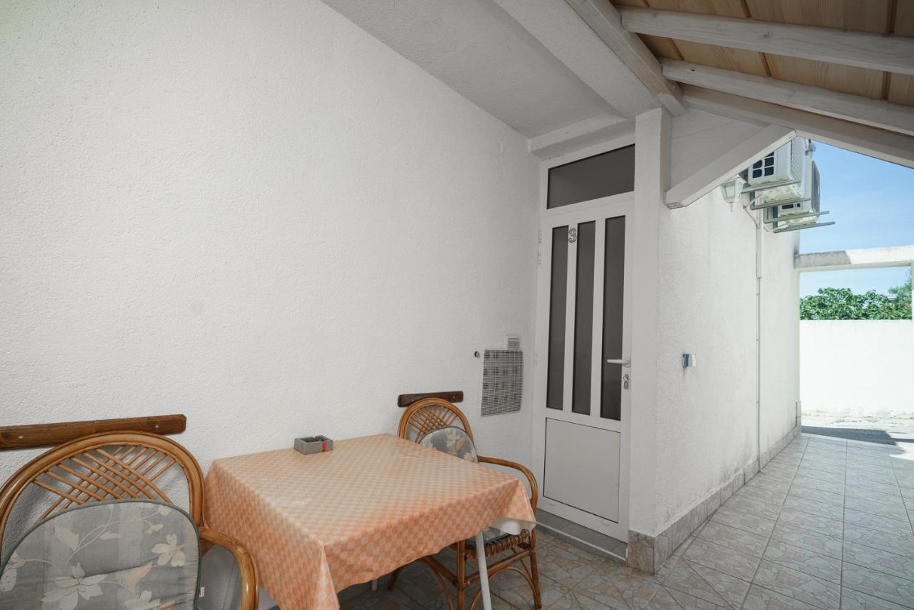 Apartmani Krizanovic Vodice Exterior photo