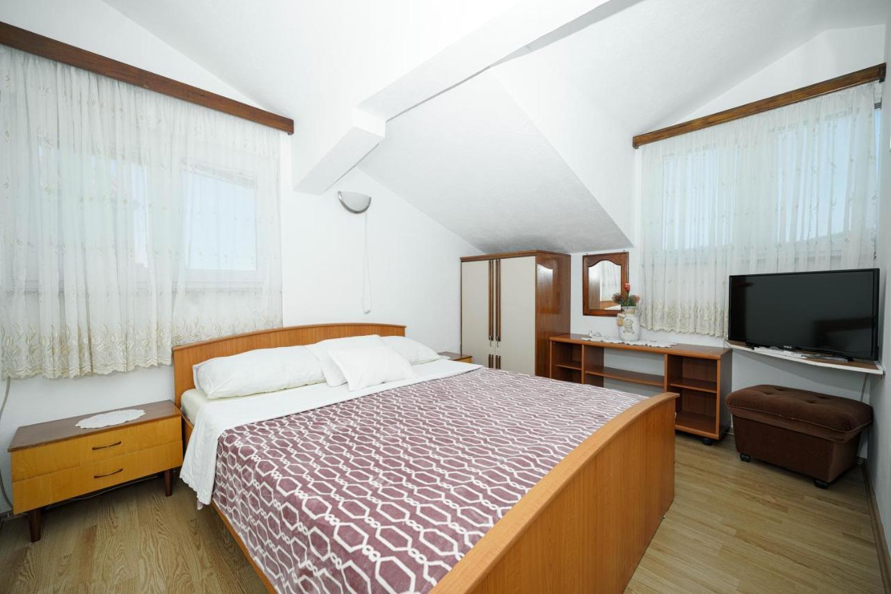 Apartmani Krizanovic Vodice Exterior photo